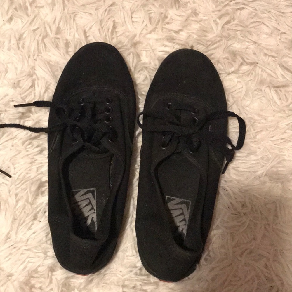 Black vans for men or women